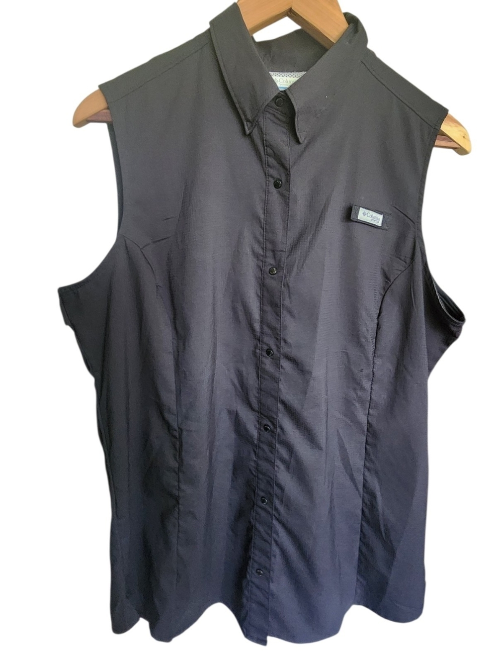 Columbia Womens Black Sleeveless Button-Down Shirt NWOT